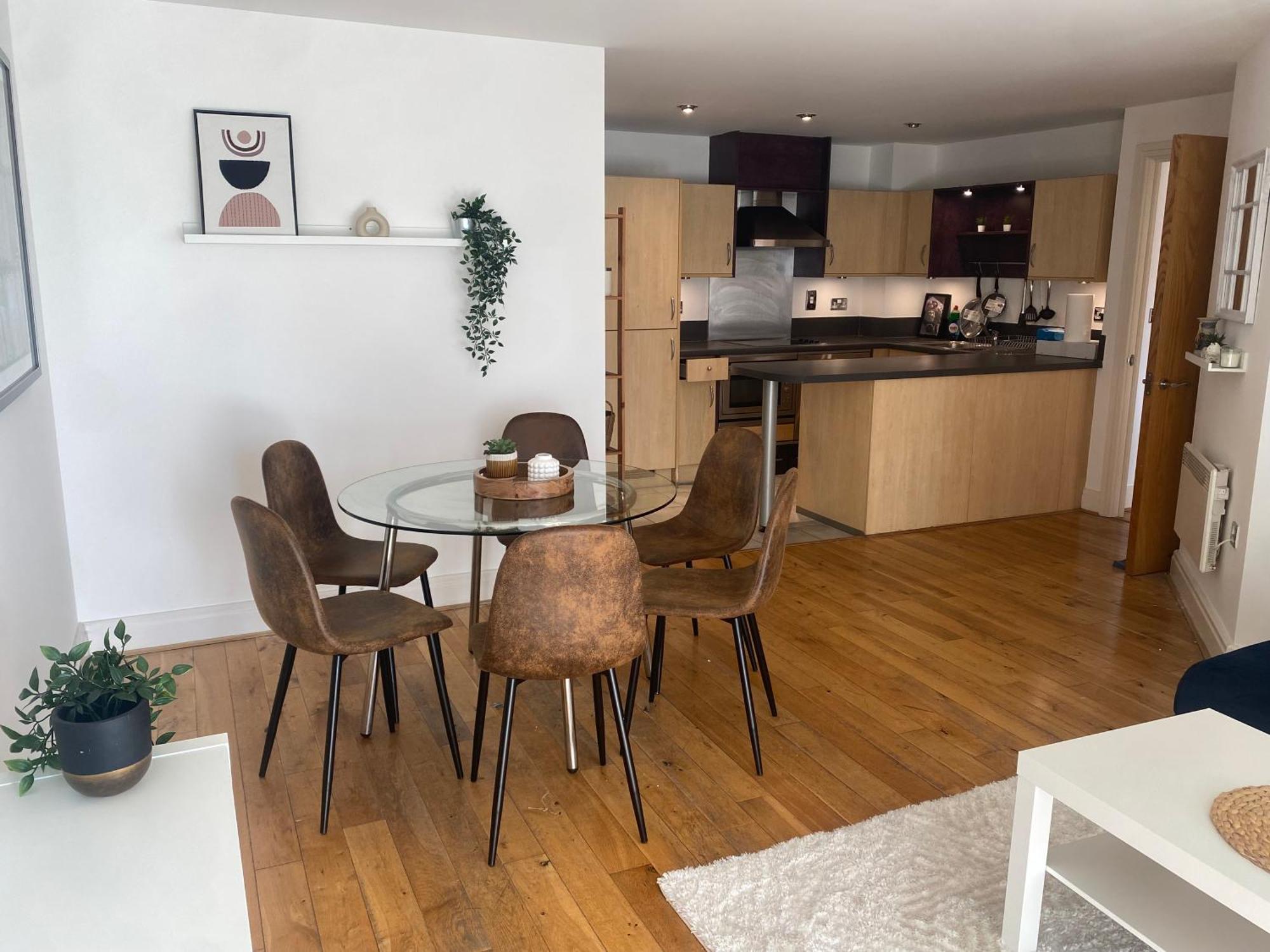 2 Bedroom Flat In Riverside West Londra Exterior foto